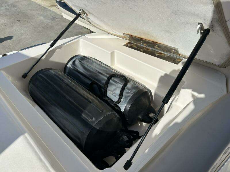 KNOT 2 BAD 28ft Sea Ray Yacht For Sale