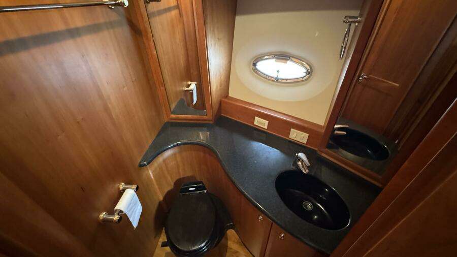 VIP Ensuite Head