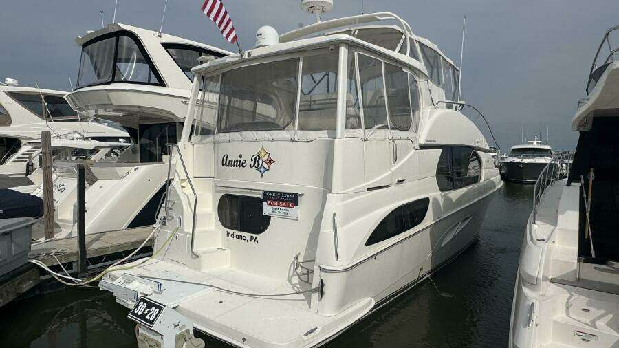 Exterior Stern Starboard