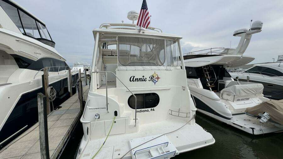 Exterior Stern