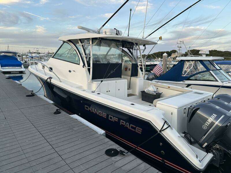 38ft Pursuit Yacht For Sale