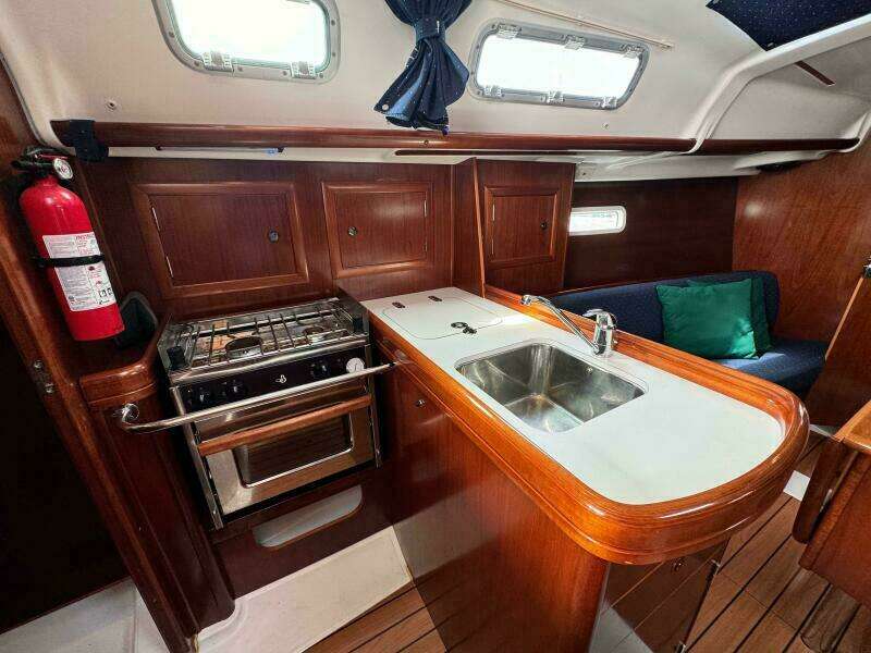 Orion 32ft Beneteau Yacht For Sale