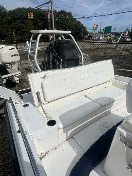 23ft Boston Whaler Yacht For Sale