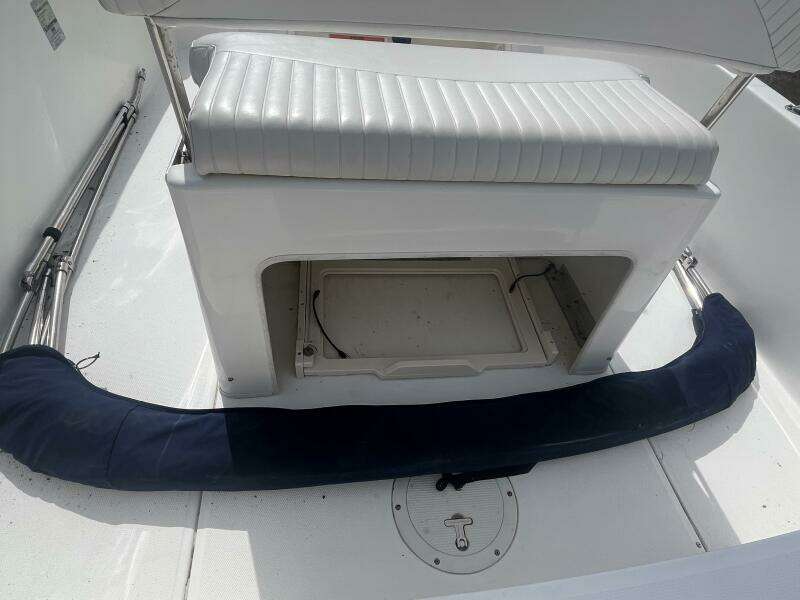 23ft Boston Whaler Yacht For Sale