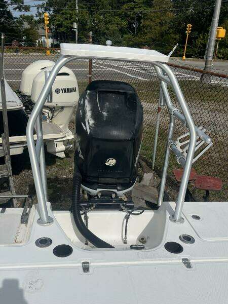 23ft Boston Whaler Yacht For Sale