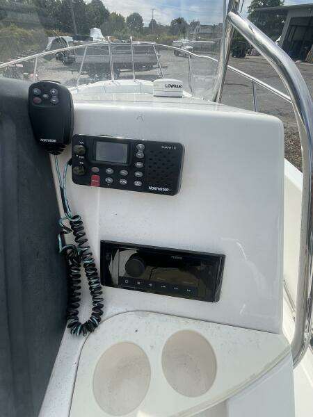 23ft Boston Whaler Yacht For Sale