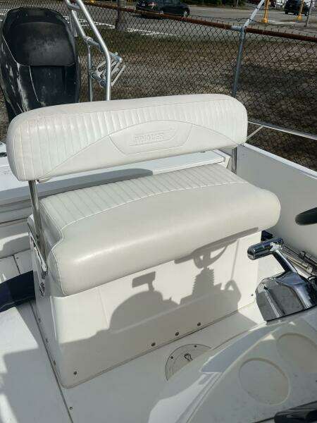 23ft Boston Whaler Yacht For Sale