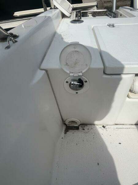 23ft Boston Whaler Yacht For Sale