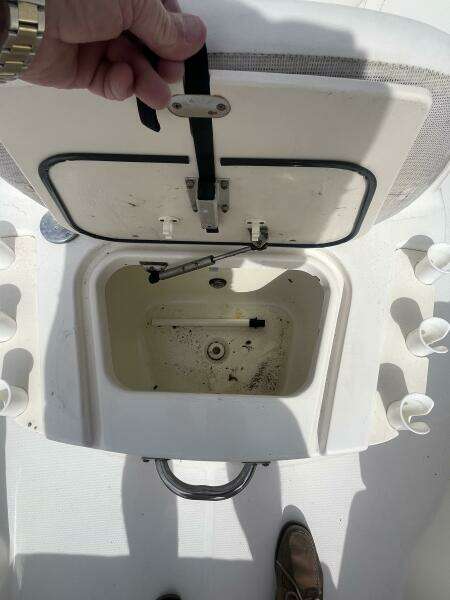 23ft Boston Whaler Yacht For Sale