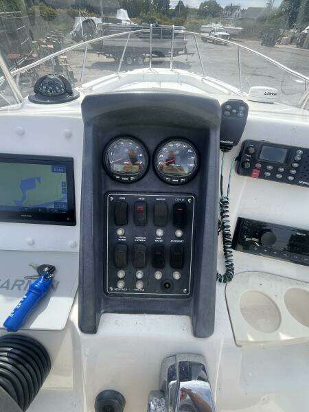 23ft Boston Whaler Yacht For Sale