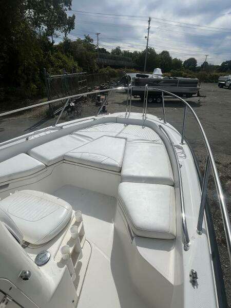 23ft Boston Whaler Yacht For Sale