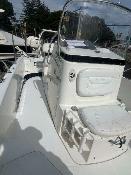 23ft Boston Whaler Yacht For Sale