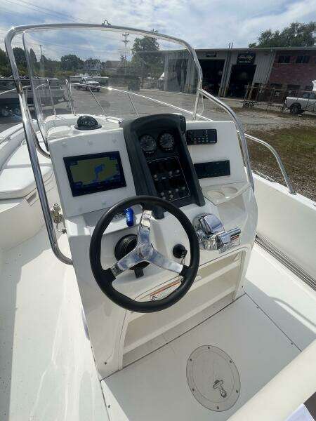 23ft Boston Whaler Yacht For Sale