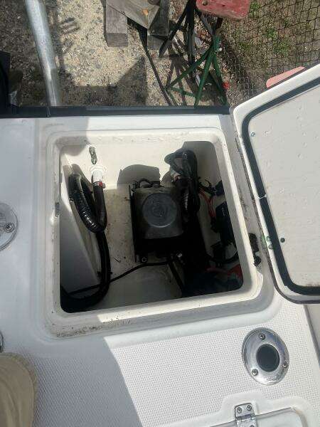 23ft Boston Whaler Yacht For Sale