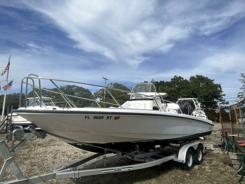 23ft Boston Whaler Yacht For Sale