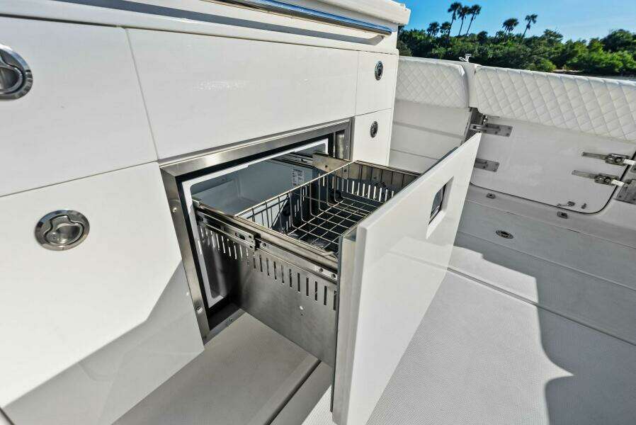 SPIRITED 42ft HCB Yacht For Sale