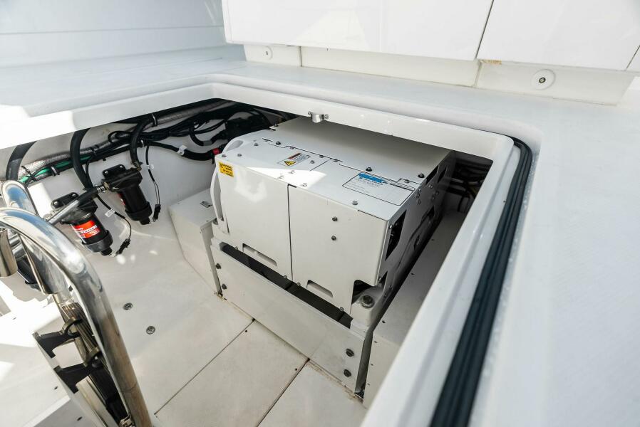 42' 2023 HCB 42 Lujo