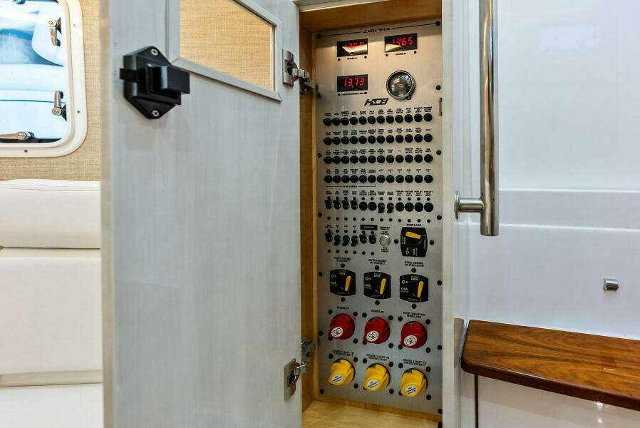 SPIRITED 42ft HCB Yacht For Sale