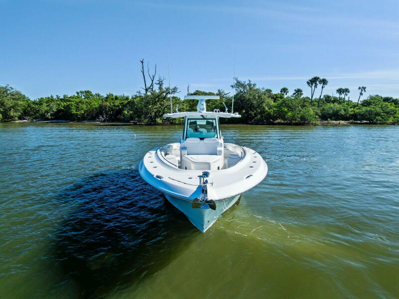 42' 2023 HCB 42 Lujo