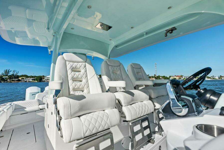 SPIRITED 42ft HCB Yacht For Sale