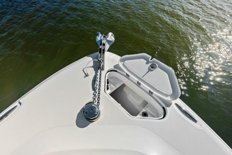 42' 2023 HCB 42 Lujo