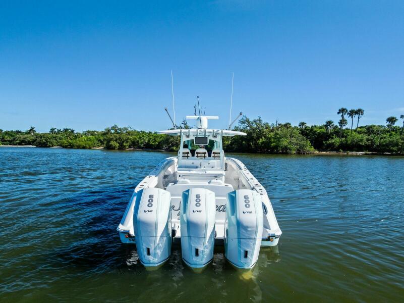 42' 2023 HCB 42 Lujo