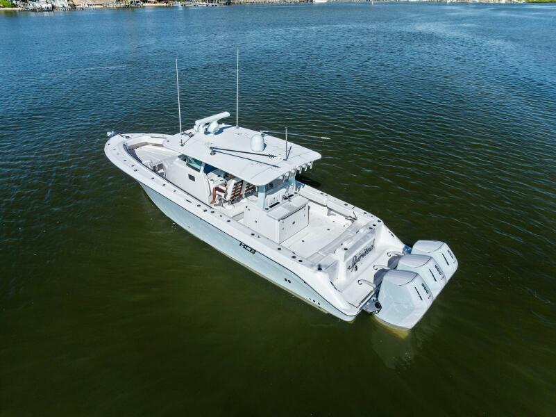 42' 2023 HCB 42 Lujo