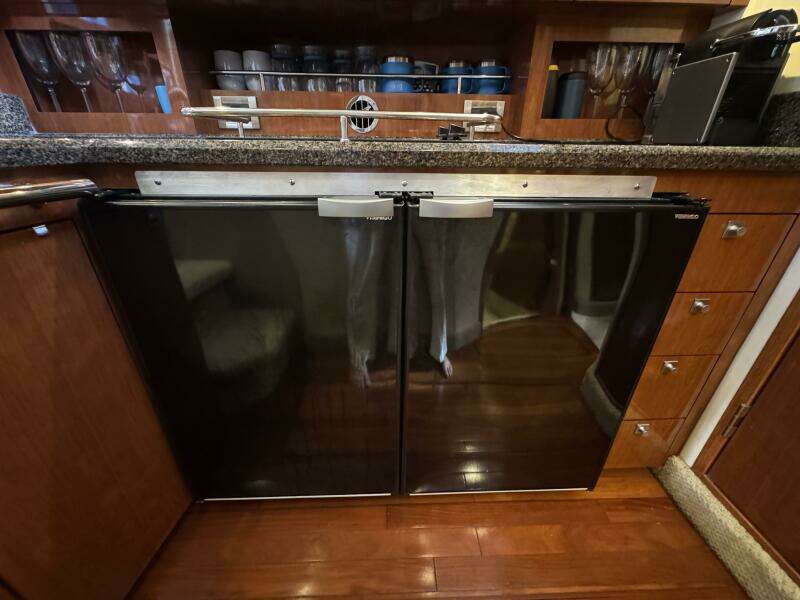 A Day in the Life 36ft Sea Ray Yacht For Sale