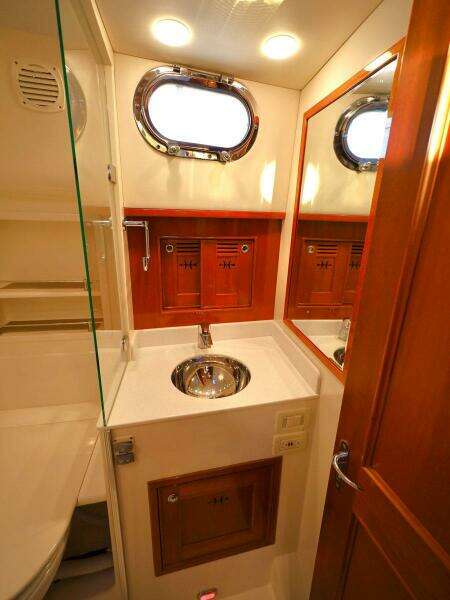 Guest Head Vanity