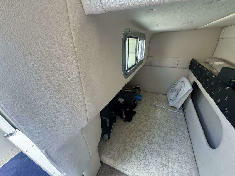 Fandango 25ft Larson Yacht For Sale