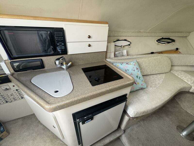 Fandango 25ft Larson Yacht For Sale