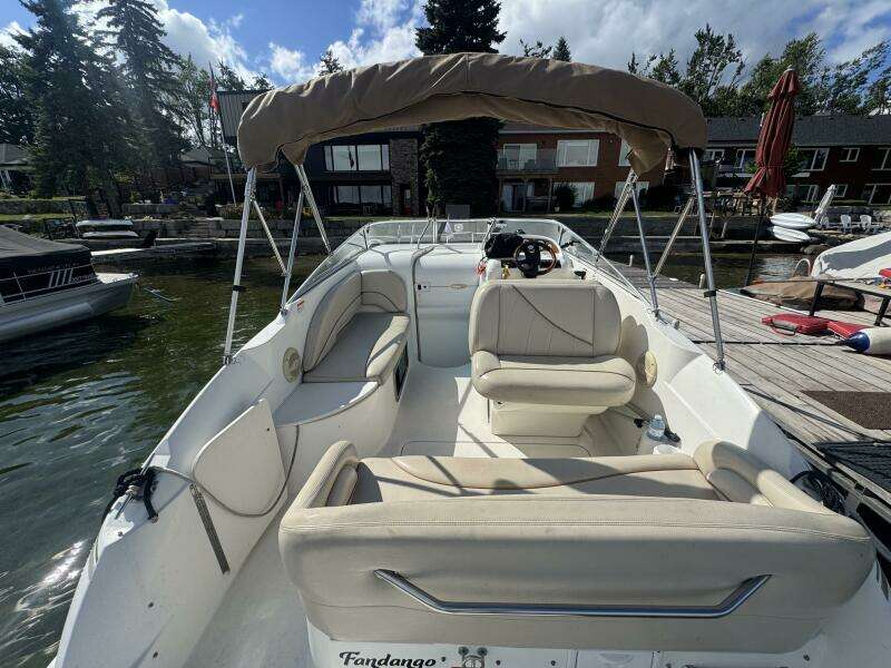 Fandango 25ft Larson Yacht For Sale