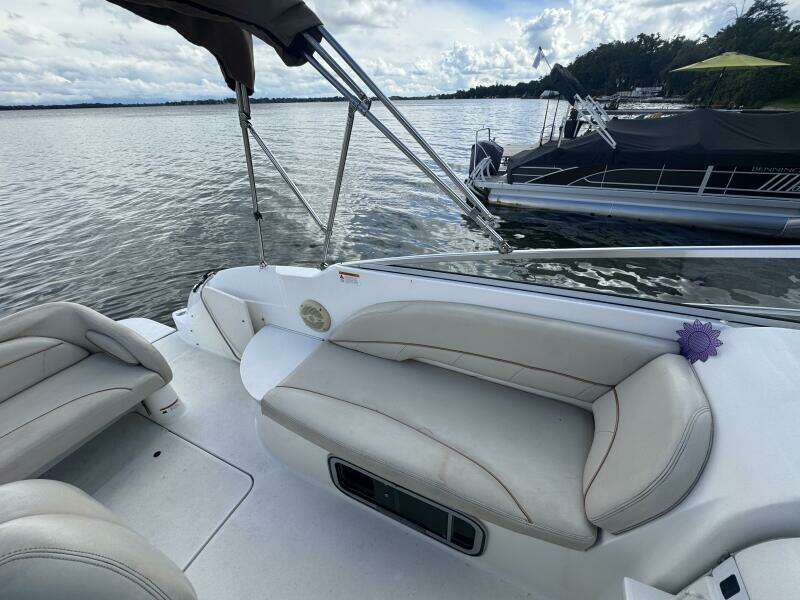 Fandango 25ft Larson Yacht For Sale