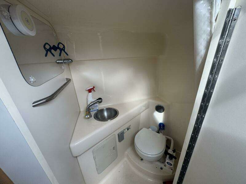 Fandango 25ft Larson Yacht For Sale