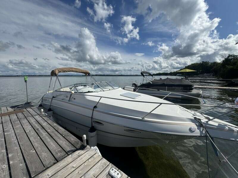 Fandango 25ft Larson Yacht For Sale