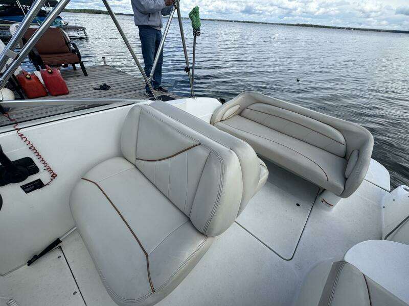 Fandango 25ft Larson Yacht For Sale