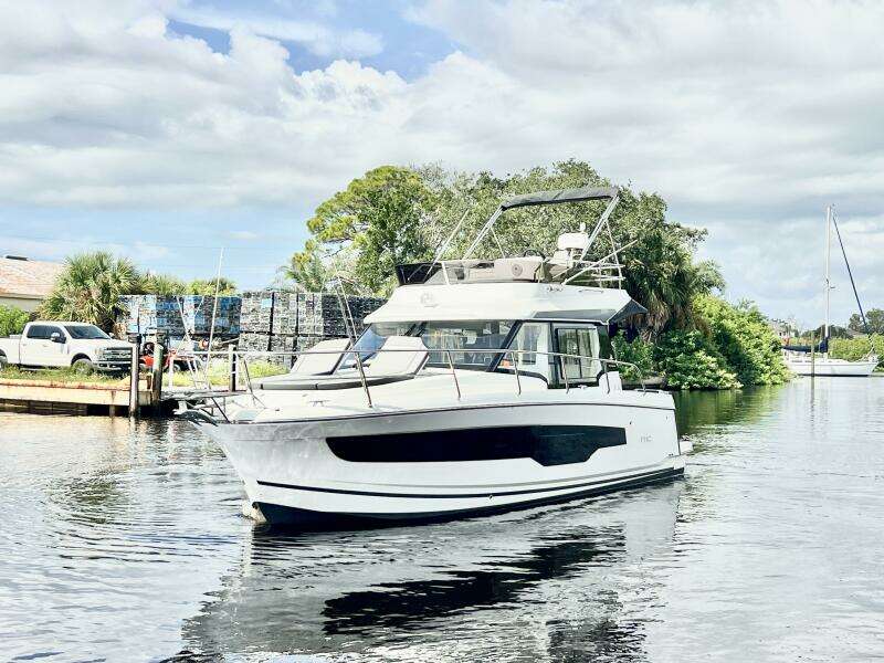 34ft Jeanneau Yacht For Sale