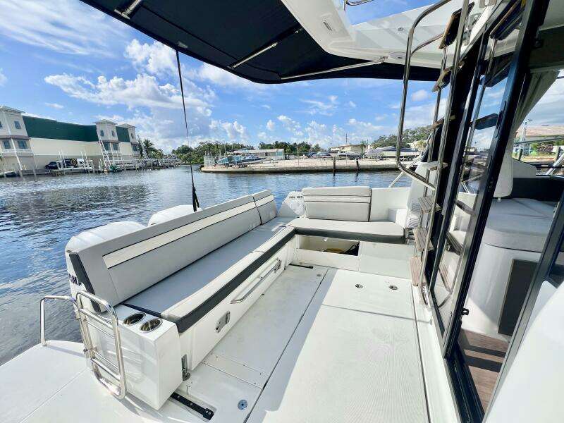 34ft Jeanneau Yacht For Sale