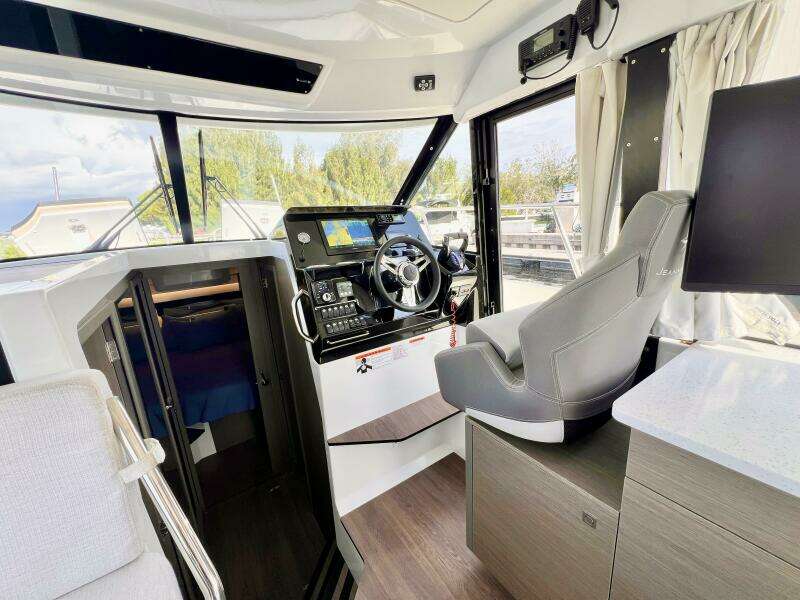 34ft Jeanneau Yacht For Sale