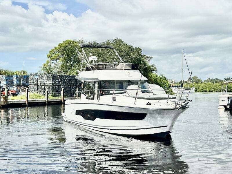 34ft Jeanneau Yacht For Sale