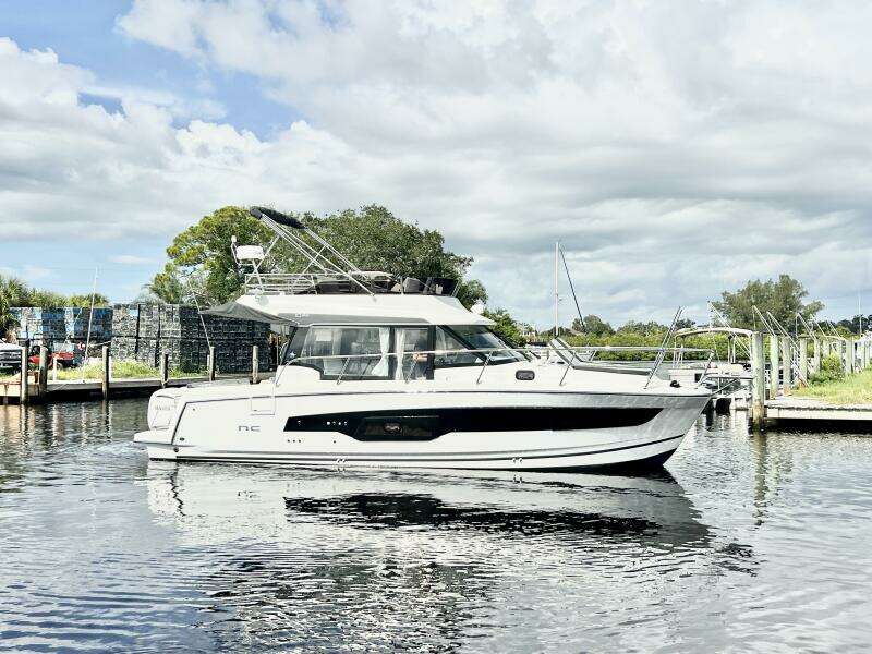 34ft Jeanneau Yacht For Sale