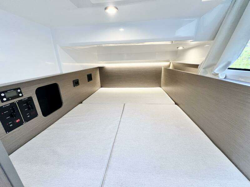34ft Jeanneau Yacht For Sale