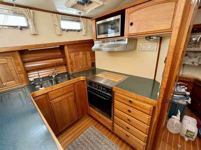 47ft Sabre Yacht For Sale