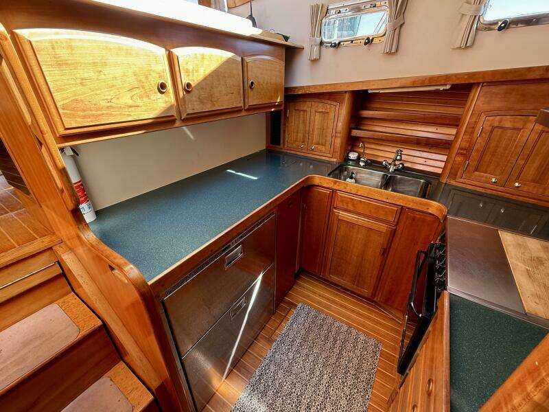 47ft Sabre Yacht For Sale