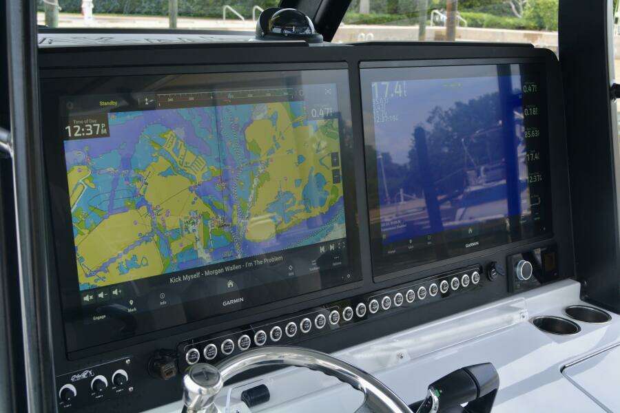FLAK BAIT 43ft Freeman Yacht For Sale