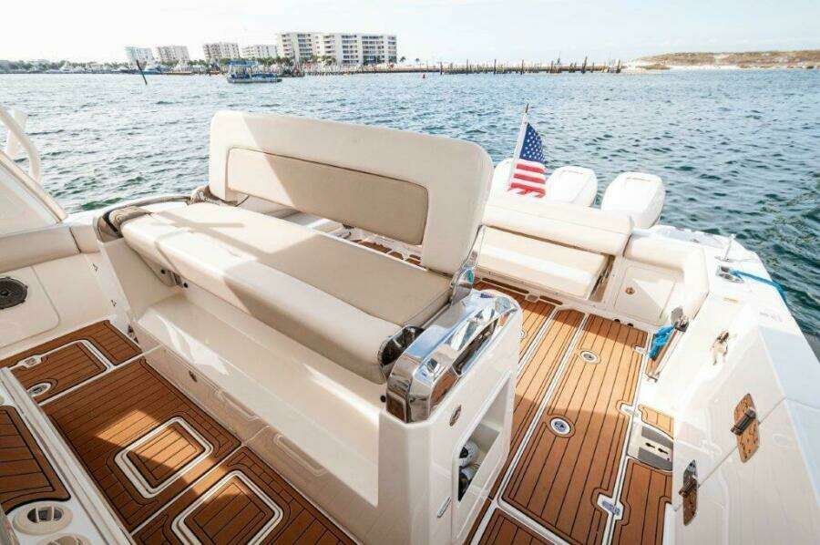 2018 42 Boston Whaler 420 Outrage The Tyder II Companion Seating (1)