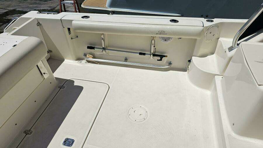 Less Worries 30ft Pursuit Yacht For Sale