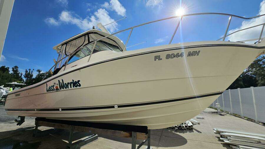 Less Worries 30ft Pursuit Yacht For Sale