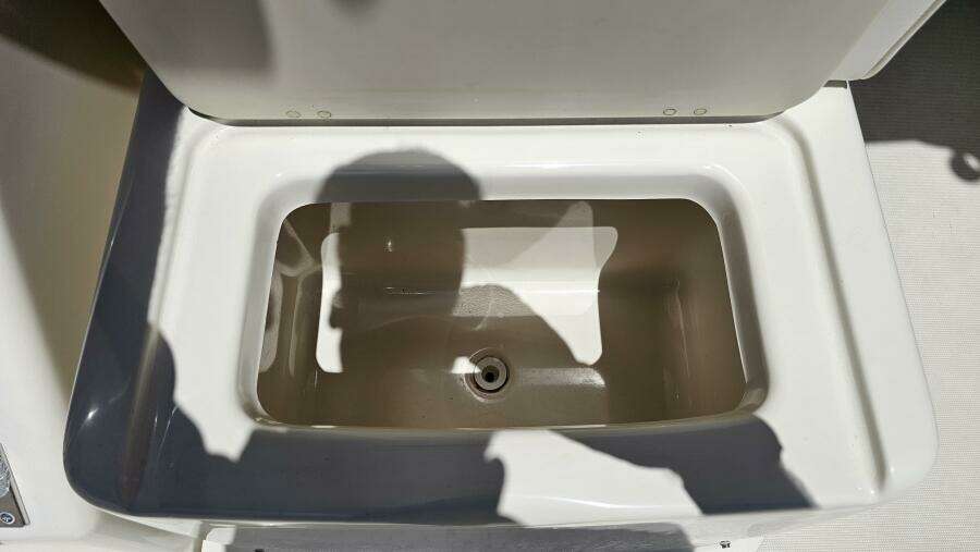 Less Worries 30ft Pursuit Yacht For Sale