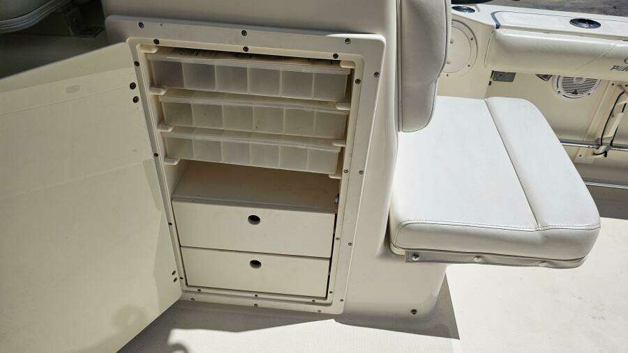 Less Worries 30ft Pursuit Yacht For Sale